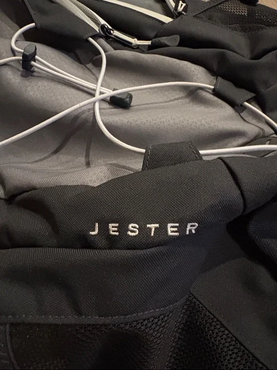 Preowned The North Face Jester backpack - Picture 3 of 7